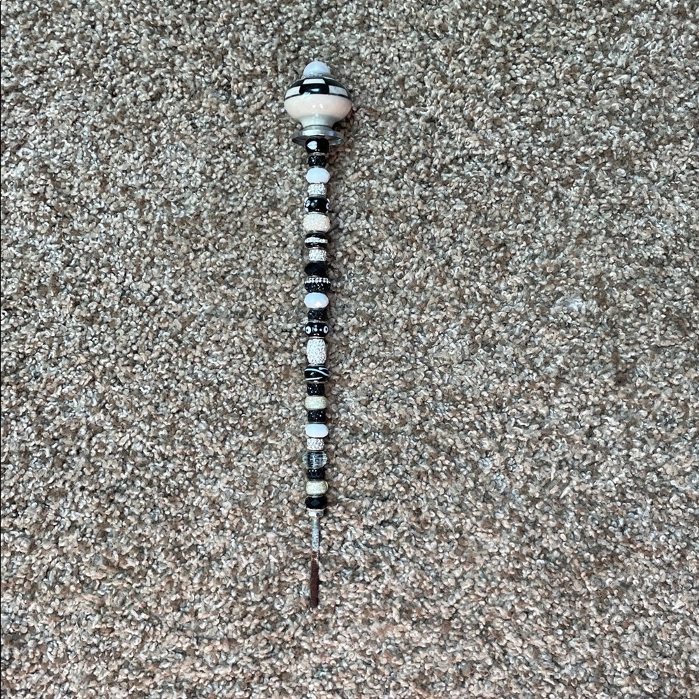 Black and White decorative plant stake